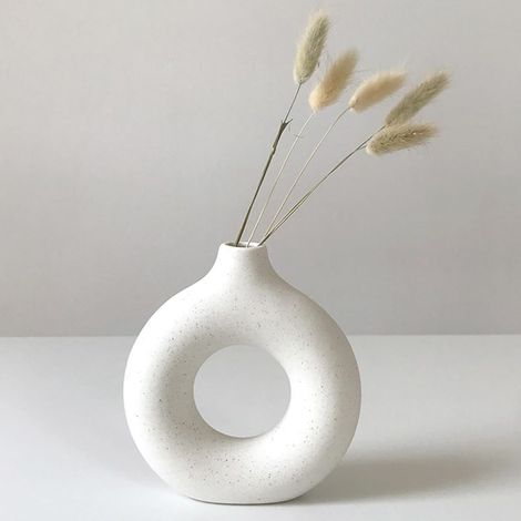 Vase en céramique blanche (idéal pour herbe de la Pampa) — Forme goutte d'eau, vase donut — Décoration d'intérieur moderne, style nordique bohème — 18 x 19 x 4,5 cm