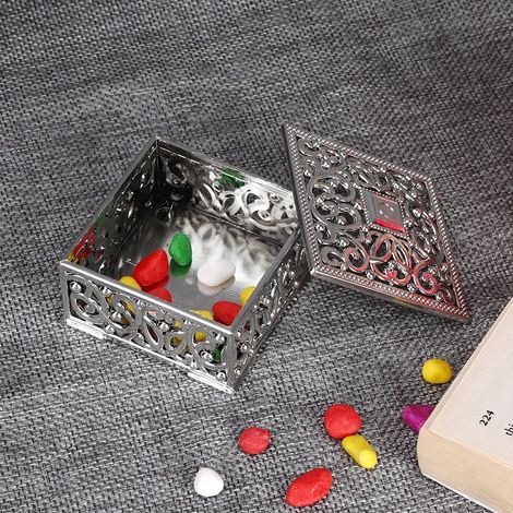 Set mit 12 quadratischen Bonbondosen aus Kunststoff mit Löchern, gold und silber, für Hochzeits- und Geburtstagsdekorationen (1/5)
