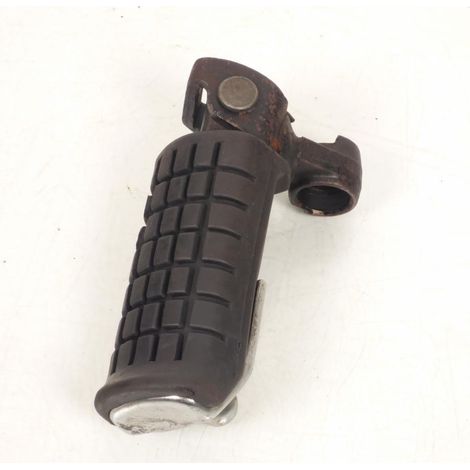 [PRODUIT D'OCCASION] Platine repose pied pilote droit origine pour moto Honda 750 VFS (1/3)