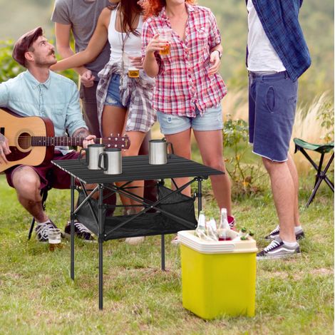 Campingtisch aus Aluminium in Grau, klappbar und tragbar, mit Rollplatte und Netzablage, 70 x 70 x 69 cm (1/5)