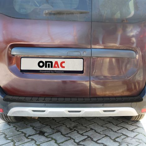 OMAC Ladekantenschutz für Renault Express 2021-2026 Acryl glänzend schwarz (1/5)