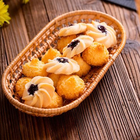Petit panier à fruits en rotin évidé pour les en-cas et les desserts (1/5)