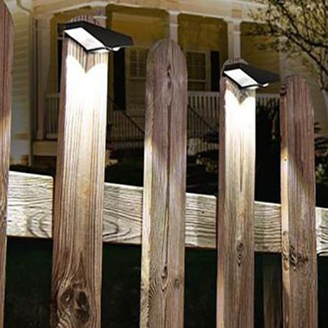 Lot de 2 appliques solaires d'extérieur étanches IP65, idéales pour les clôtures, les murs de cour et les palissades (blanc). (1/5)
