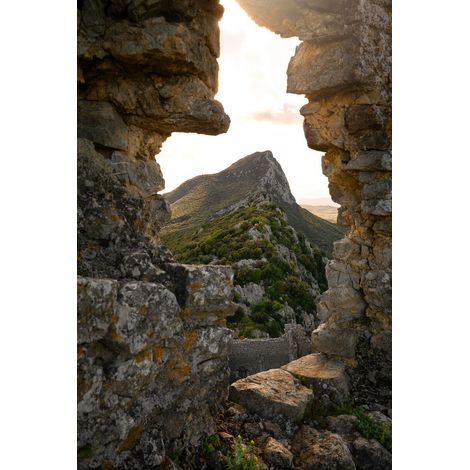 Tableau sur toile fenêtre sur le pic de Saint-Loup 45x65 cm - Impression sur Toile Murale Décorative - Image imprimée en HD sur Toile - Toile sur Châssis en Bois FSC - Fabriqué en France (1/4)
