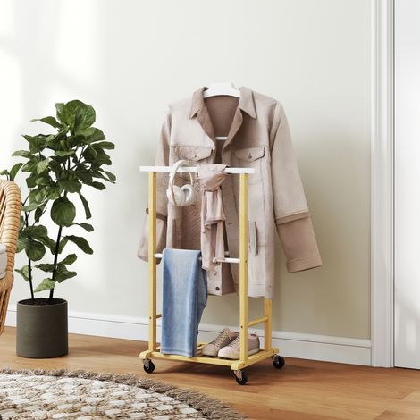 Table de nuit blanches en bambou avec roues, support supérieur, guidons de pantalons et étagère inférieure pour chaussures naturelles et