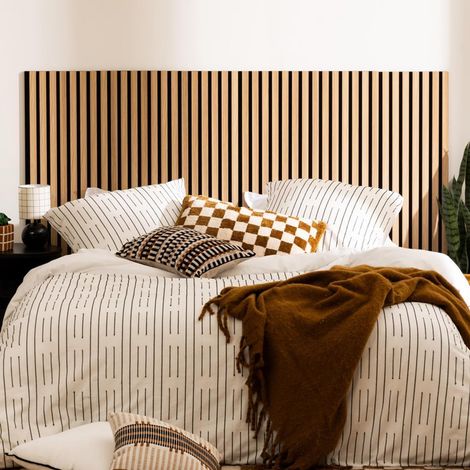 Panneaux décoratifs muraux en chêne clair – Lot de 4 panneaux 120x30cm – Design moderne pour décoration intérieure – Alternance chêne noir (1/3)