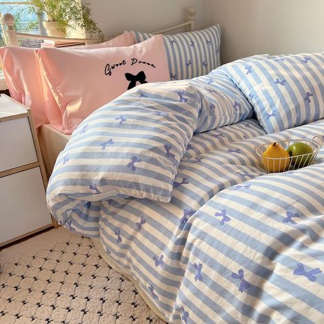 Housse de Couette 220x240 Bleu Blanc Nœud Papillon Rayures Adulte Parure de Lit Aesthetic Confortable Microfibre Ado Fille Linge de Lit et 2 Taie Oreiller 65x65 avec Fermeture Éclair (1/5)