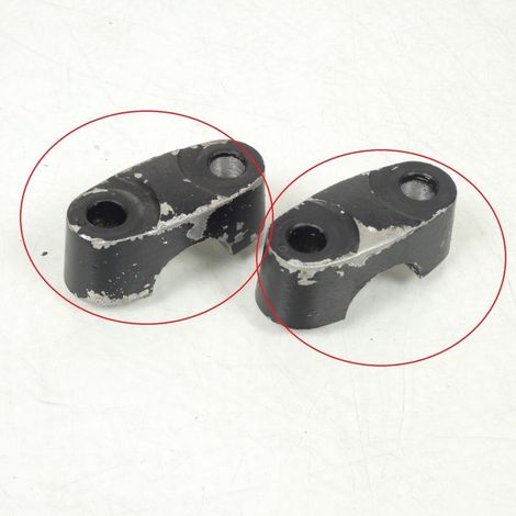 [PRODUIT D'OCCASION] Paire pontet de guidon supérieur pour moto Honda 125 Cb Twin 1978 (1/3)