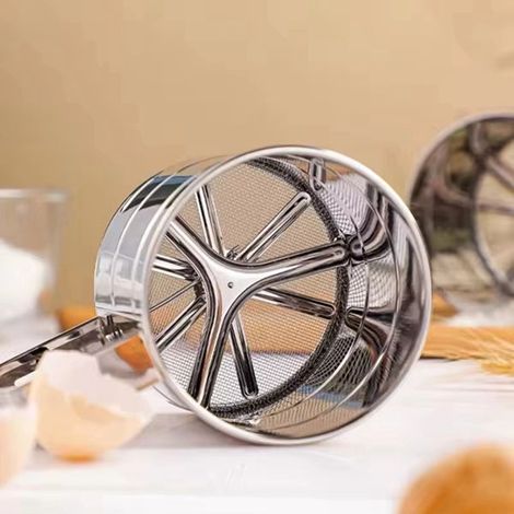 4 colours: Silver white Material: Stainless steel manual sieve, flour sieve, semi-automatic stainless steel icing sugar sieve.