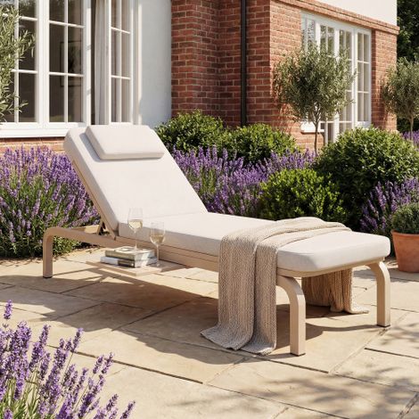 Transat beige extérieur avec dossier réglable 5 positions, chaise longue avec table extensible et appui-tête, pour terrasse, balcon (1/5)