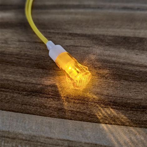 Gebildet 20pcs Voyant LED 10mm Économie d'énergie Voyant LED Tension Courant 220V AC Trou de Montage Carré Taille 10mm (Jaune) (1/4)