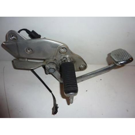 [PRODUIT D'OCCASION] Platine de repose pied pilote droit origine pour moto Yamaha 900