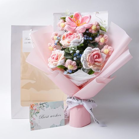 Bouquet de roses au crochet, fait main et parfait pour la décoration intérieure, les mariages, les anniversaires et les cadeaux de fêtes. (1/3)