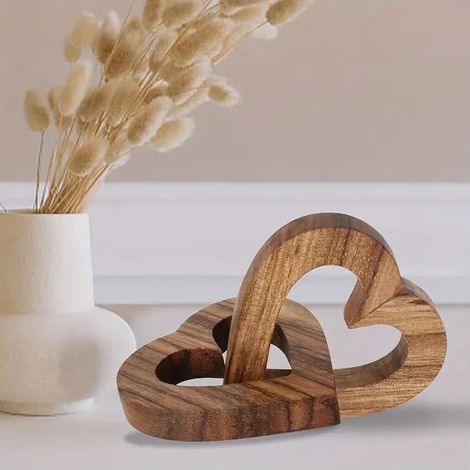 Creación de madera maciza con diez corazones entrelazados - anillos con eslabones - corazones dobles - un símbolo de amor - decoración para el Día de San Valentín (1/2)