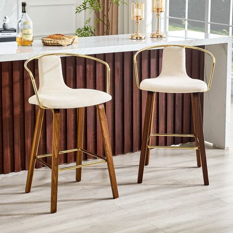 Ensemble de 2 tabourets de bar avec accoudoirs, revêtement en tissu effet peluche/cuir PU, pieds en bois, repose-pieds en métal, style scandinave moderne (1/4)