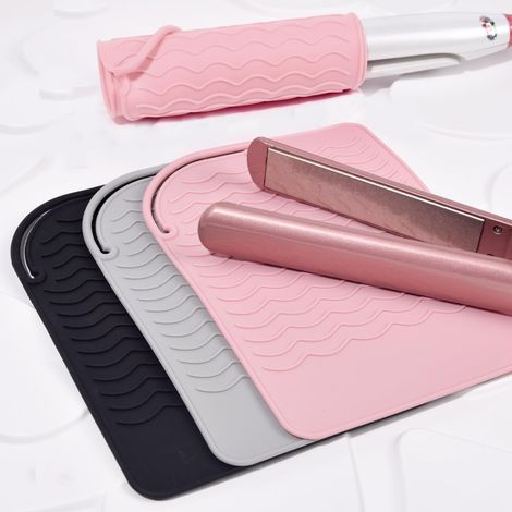 Lot de 3 tapis de coiffage en silicone résistant à la chaleur pour lisseur et fer à friser - Outil multifonction antidérapant (rose + gris + noir) (1/5)