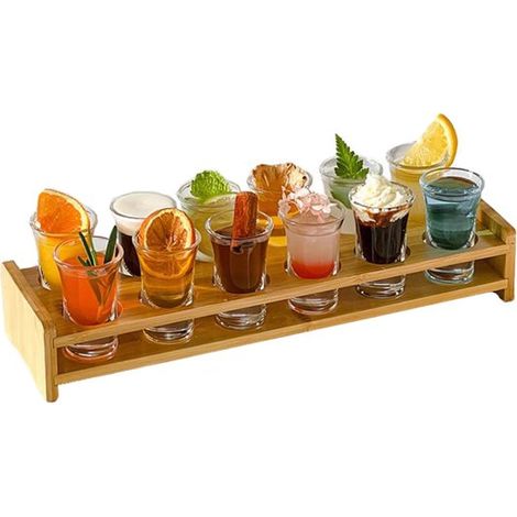 Set di 13 bicchieri da vino con supporto. Piccoli bicchieri da vino trasparenti e vassoio in bambù (30 ml) per liquori, caffè espresso, distillati, ecc. Giallo. (1/5)