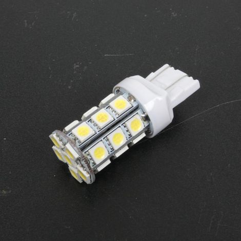 Ampoule LED 12V blanche culot T20 Bilux 280 lumens RMS pour moto (1/3)