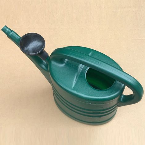 Arrosoir en plastique blanc de 5 L, indispensable pour le jardinage intérieur et extérieur. Léger et pratique pour toute la famille. (1/3)