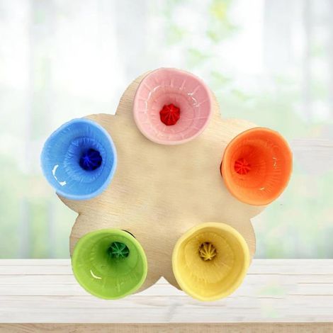 ®RisingFF Une tasse pour les abeilles assoiffées : Les abeilles ont besoin d’un endroit sûr pour boire (1/5)