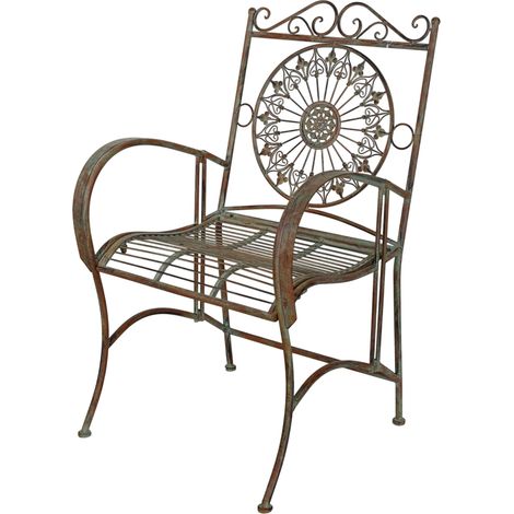 Comoda sedia da giardino per rilassarsi all'aria aperta. (1/5)