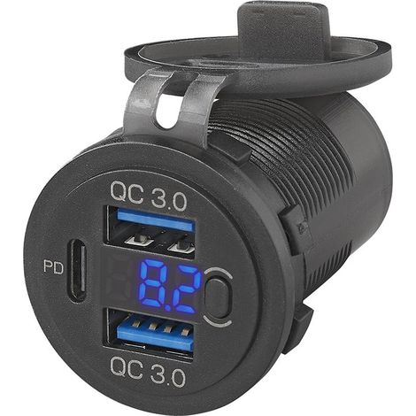 Drei USB-Anschlüsse, darunter zwei Typ-A- und ein Typ-C-Anschluss, sowie ein Voltmeter. (1/5)