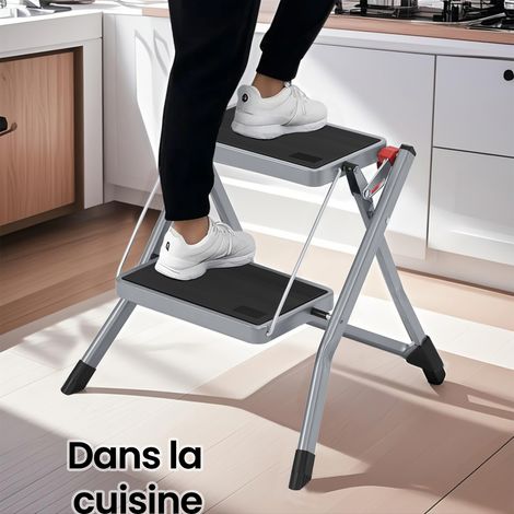 Escabeau 2 Marches, Pliant, Supporte Jusqu'à 150 kg, Verrou de Sécurité, Rangement Gain de Place, Gris Tourterelle (1/5)
