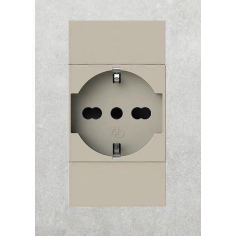 4 box presa da incasso schuko bipasso living now sabbia compatibile bticino 4bpp40.km utilizzo civile e residenziale