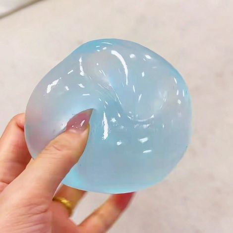 1 pièce : Balle anti-stress artisanale, bleue, lentement déformable, à base d'huile de coco, de 6 cm de diamètre. Cadeau idéal pour vacances, anniversaire, Halloween, Noël et Saint-Valentin (1/4)