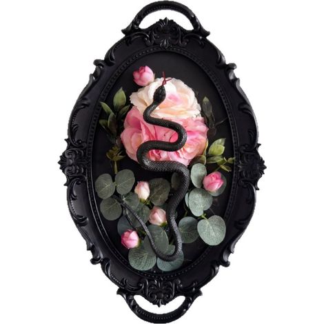 Décoration murale gothique cadre orné avec serpent et fleurs artificielles, tableau décoratif style sombre pour Halloween et déco intérieure (1/5)