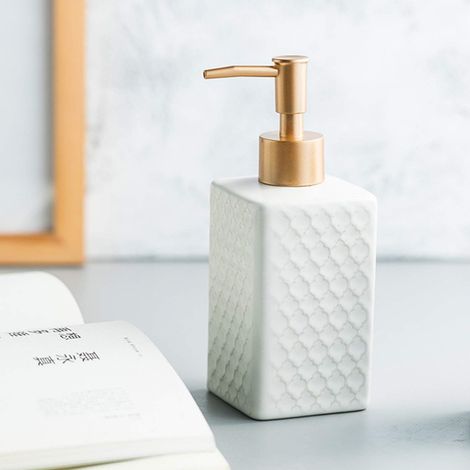 Goldener Seifenspender mit geprägter Keramikpumpe für Dusche und Küche, quadratischer Seifenspender, 360 ml. (Weiß) – AquaForge (1/3)