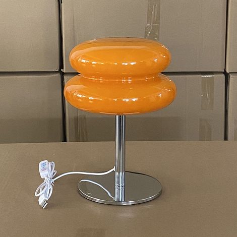 Kleine Tischlampe, dekorative Schlafzimmerlampe, minimalistisches postmodernes Bauhaus-Nachtlicht aus der Mitte des 20. Jahrhunderts (1/5)