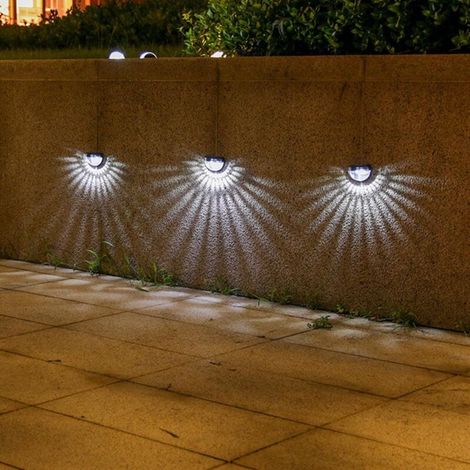 lot-de-4-lampes-solaires-decoratives-pour-cloture-mur-exterieur-allee-jardin-terrasse-lumiere-blanche-207435843 (1/4)