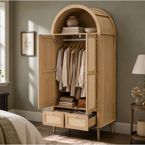 Armoire 2 portes avec 2 tiroirs, 180 cm de hauteur et 55 cm de profondeur, en MDF et résine tressée beige, avec penderie, niche ouverte et rangement vêtements – CHICFURN (1/5)