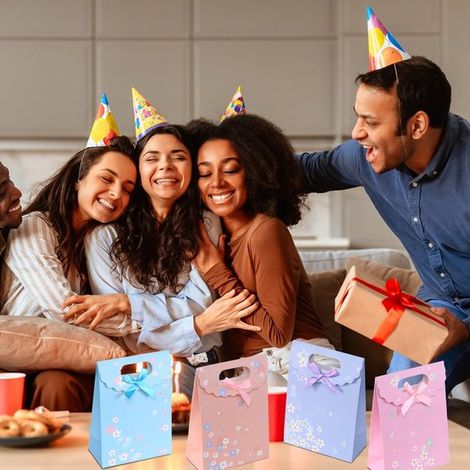 Sacchetti regalo di carta con manico e finestra, piccoli sacchettini per le feste per caramelle, biscotti, Natale e compleanno (12 pezzi, vari modelli) (1/4)