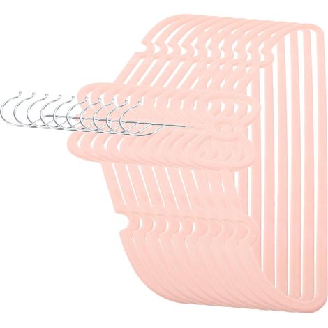 en velours rose pour un rangement impeccable des vêtements (1/5)