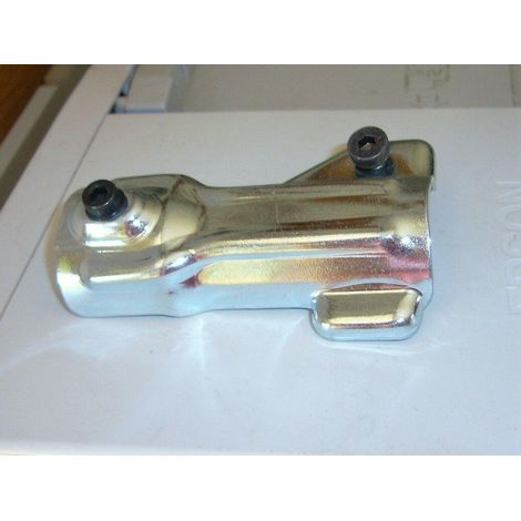 SUPPORTO PROTEZIONE GHIERA DECESPUGLIATORE JONSERED HUSQVARNA 5744306803 (1/2)