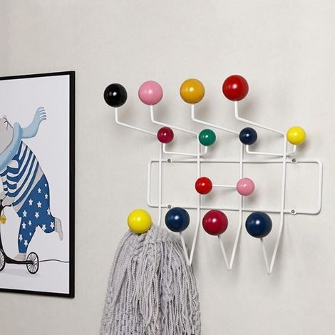 Porte-manteau mural en métal avec boules en bois massif – 12 crochets colorés – Charge maximale élevée – Design élégant pour entrée (1/4)