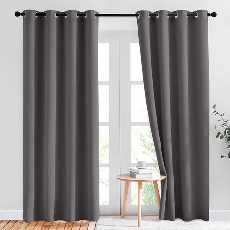 Tende oscuranti per porte finestre, 150x200 cm, con occhielli, termoisolanti, monostrato. (1/5)