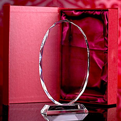 Grande statuette ovale en cristal, commémorative, à graver ou à imprimer, avec coffret décoratif. (1/5)