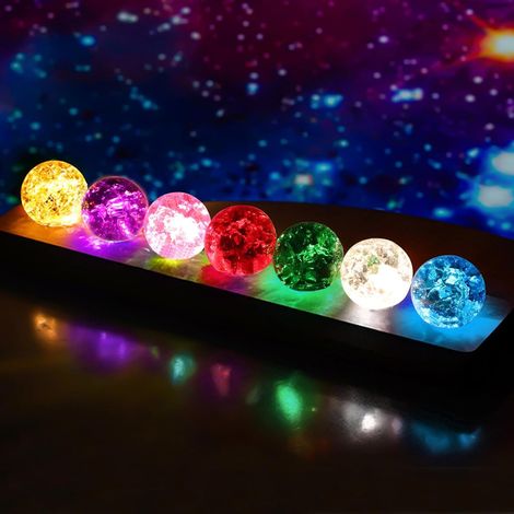 Veilleuse en cristal 3D - 4 cm - Avec base en bois - 7 boules de cristal colorées avec lumière LED - Convient pour le salon et la chambre à coucher (1/5)