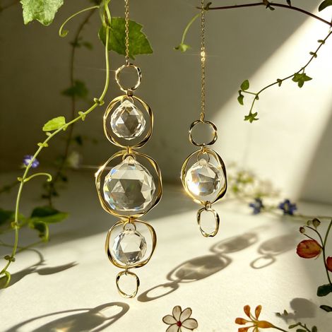 Lot de 2 Attrape-soleil en cristal de luxe avec cadres ovales dorés – Décoration arc-en-ciel étincelante, design élégant pour l'intérieur et la voiture (1/5)