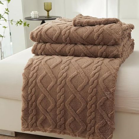 Couverture en Fausse Laine - 150 x 200 cm - Moelleuse, Douce et Chaude en Polaire pour Lit et Canapé - Marron (1/5)