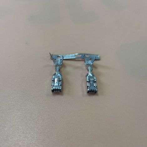 1563935-1 Automotive connector, plug, wiring harness terminal (1/4)