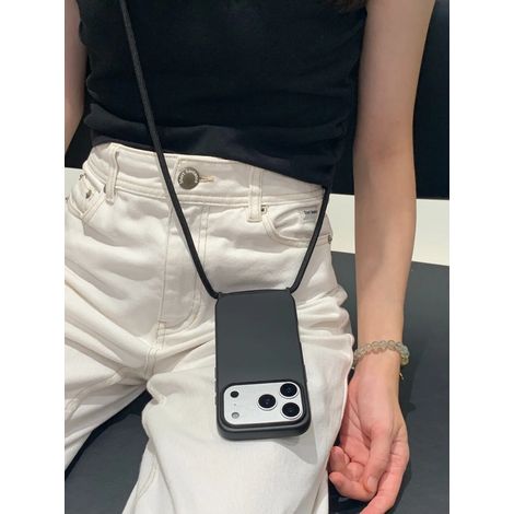 Coque de téléphone en silicone liquide pour iPhone 13 noir, souple et mate, résistante aux chocs. (1/5)
