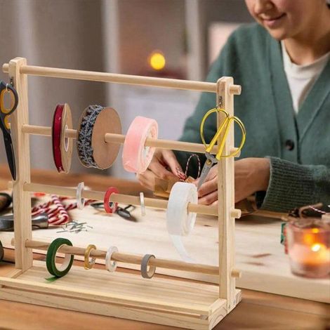 Support à Ruban en Bois à 4 Niveaux, Support de Bobine de Ruban, Étagère de Rangement Pratique, Support de Ruban Artisanal pour Salle de Travail et Atelier (1/5)