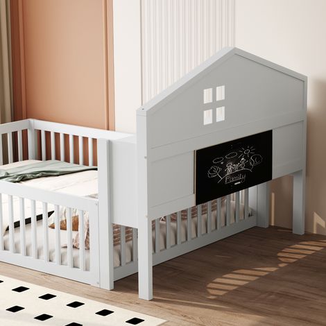 Lit enfant 140x200 cm en bois massif blanc, sommier à lattes inclus, cadre avec barrière de sécurité, étagères intégrées, rangements, porte et cimaise, idéal chambre junior. (1/5)