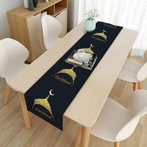 Chemin de table décoratif pour le Ramadan, orné d'étoiles et de lunes dorées. (1/4)