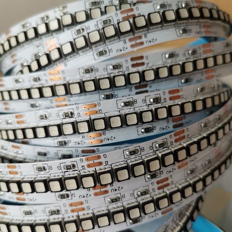 Bande LED 3535, une seule rangée, 240 LED par mètre, bande lumineuse RGB, haute luminosité 3535, sept couleurs RGB, 24V, largeur de la carte 12mm.