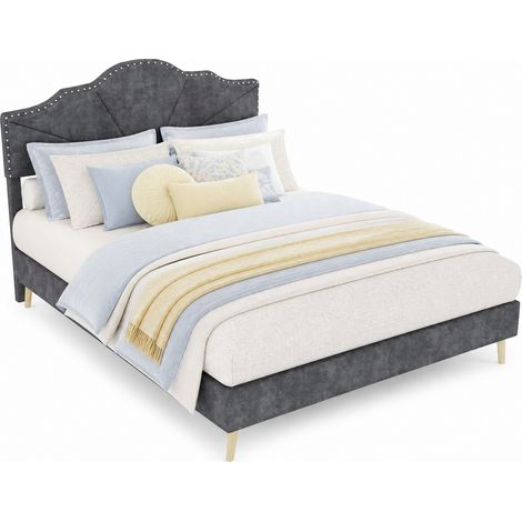 Lit 140x200 cm rembourré gris avec tête de lit géométrique capitonnée, cadre bas stable, design moderne pour chambre élégante et montage facile  CHICFURN (1/5)